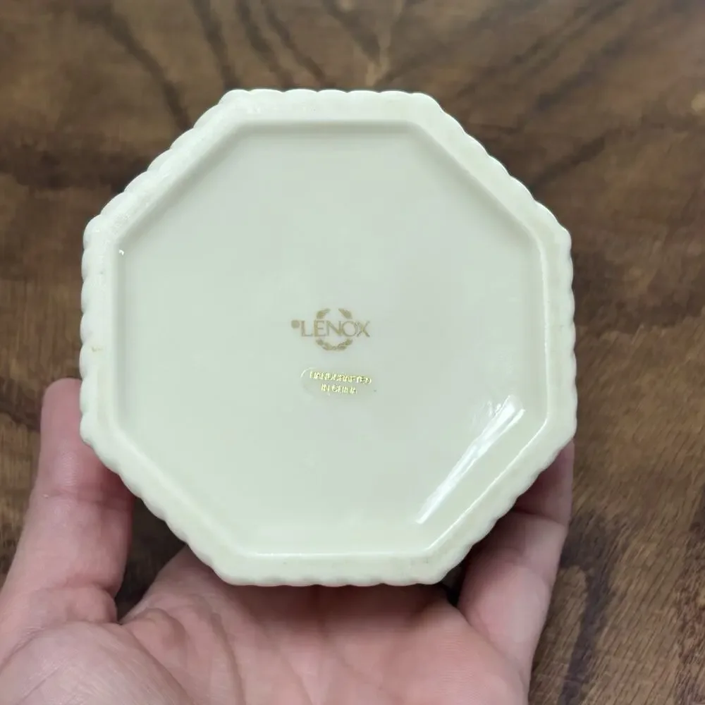 Lenox Porcelain Jewelry Box w/ 24K Gold Trim & Pearl Top Lid – No Box